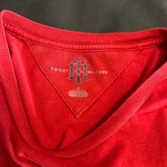 Tommy Hilfiger Red Medium T-shirt - Picture 5 of 5